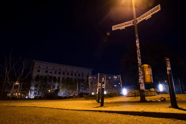 The empty entrance of the Berghain Club in Berlin on April 5, 2020 To slow down the spread of the coronavirus SARS CoV 2, the federal and state governments decided to impose further restrictions The Berlin clubs have also been closed for a few weeks Where long queues of people usually form, there is a deserted coronavirus in Berlin on Saturday night