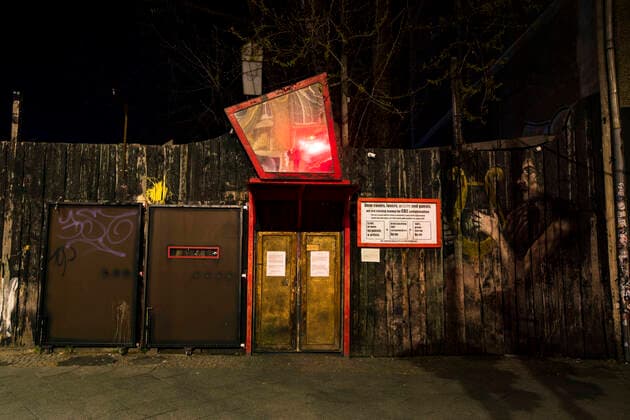 The empty entrance from the salon to the Wilden Renate Club in Berlin on 5 April 2020 To slow down the spread of the coronavirus SARS CoV 2, the federal and state governments decided to impose further restrictions The Berlin clubs have also been closed for a few weeks.
