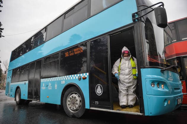 (200405) -- ISTANBUL, April 5, 2020 (Xinhua) -- A staff member disinfects a bus in Istanbul, Turkey, April 4, 2020. Turkey reported 3,013 more coronavirus cases and 76 new deaths on Saturday, bringing the tally of infections to 23,934 and the death toll to 501. (Xinhua) TURKEY-ISTANBUL-COVID-19-CASES 