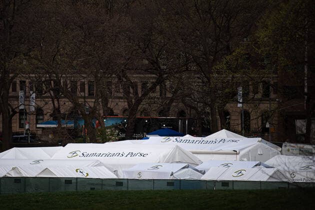 200404 General view of The Samaritan s Purse Emergency Field Hospital in Central Park as the coronavirus, COVID 19, outbreak continues on April 4, 2020 in New York, NY, USA Across the city businesses, schools and places of work have been shutting down, leading to empty streets and quiet neighborhoods Photo Joel Marklund BILDBYRAN kod JM 88130 bbeng coronavirus covid 19 virus corona sjukdom,  Copyright: JOELxMARKLUND 47117083st