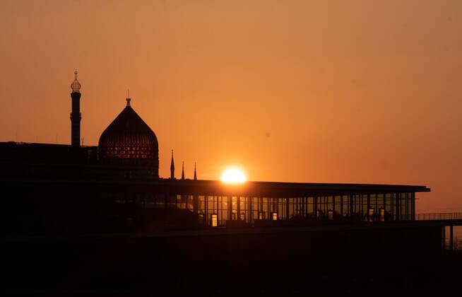 GER Saxony Dresden Corona pandemic Sunset in front of the tobacco mosque Yenidze 040420 ddbd