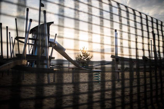 Closed playground at the Berzdorfer See in Goerlitz, 04 04 2020 Due to the spread of the corona virus, there are restrictions on access throughout Germany Goerlitz Germany Copyright: xFlorianxGaertner photothek.netx