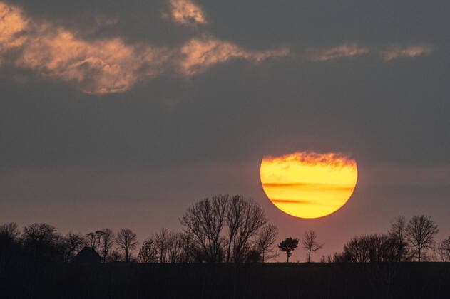 Sunset in Goerlitz, 04 04 2020 Due to the spread of the corona virus, there are restrictions on exit Goerlitz Germany Copyright: xFlorianxGaertner photothek.netx