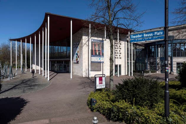Mülheim town hall at Theodor Heuss Square