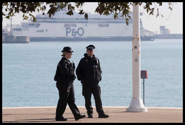 . 05 04 2020. Dover, United Kingdom. Police on patrol in Dover, Kent, United Kingdom, as the Coronavirus lockdown continues.  xStephenxLockx xi-Imagesx IIM-20989-0021
