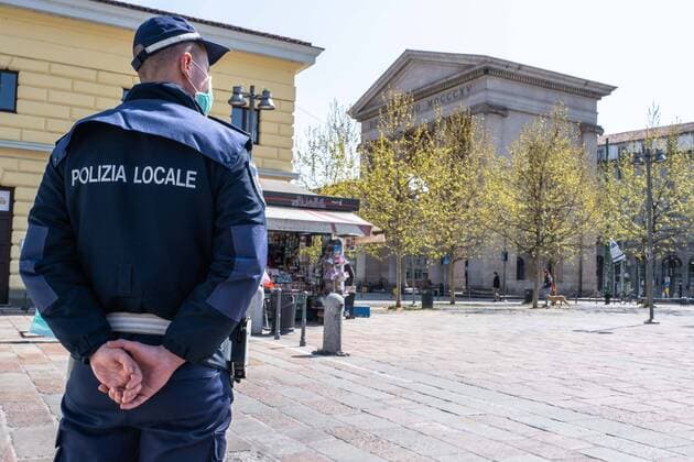 Coronavirus Covid emergency 19 - Checks by law enforcement officers on the canals, Milan. Pictured: Law enforcement checks, Piazza XXIV Maggio (Francesco Bozzo Fotogramma, Milan - 2020-04-05) p.s. la foto e utilizzabile nel rispetto del contesto in cui e stata scattata, e senza intento diffamatorio del decoro delle persone rappresentate  Copyright: xFrancescoxBozzox xFOTOGRAMMAx