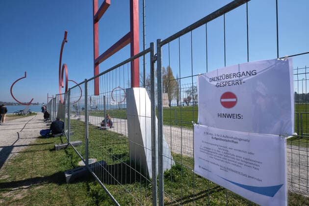 Constance, double border fence to Switzerland on Little Venice, art border
