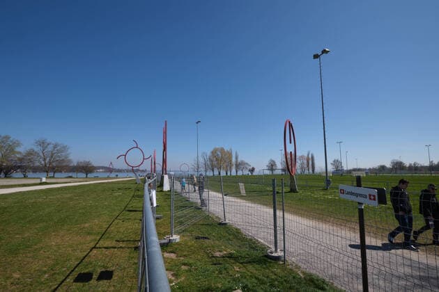 Constance, double border fence to Switzerland on Little Venice, art border