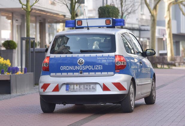 xblx, Order police on patrol, emwirt Giessen