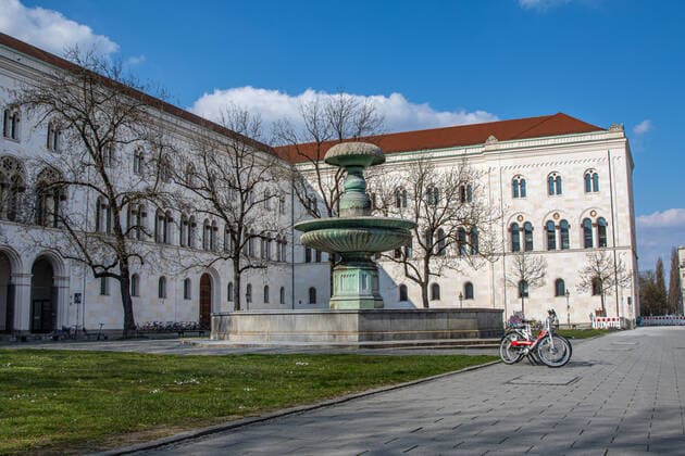Ludwig Maximilian University, University area in Munich, deserted in time of the initial restriction to contain the corona virus Impressions outside in the initial restriction corona virus in Munich
