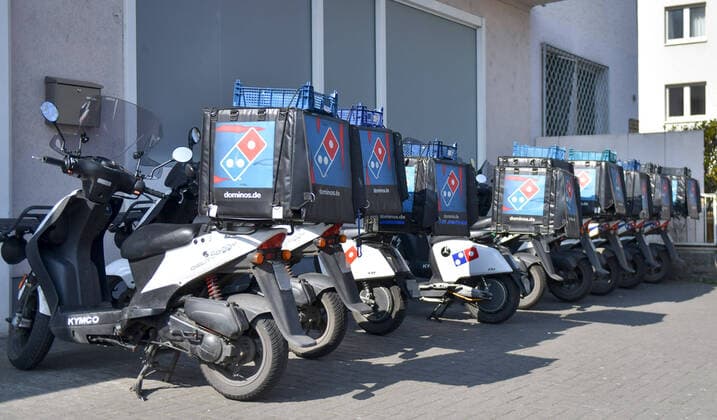 xblx, scooter from dominos Pizza, emwirt Pour