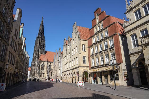 DEU, Germany, North Rhine-Westphalia, Münster, 04 04 2020 View of the virtually deserted principal market