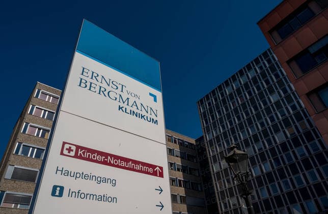Potsdam State Capital of Brandenburg 05 04 2020 ERNST von BERGMANN HOSPITAL The Ernst von Bergmann Clinic is a municipal hospital in the state capital of Brandenburg, Potsdam. The hospital has about 1100 beds and is an academic teaching hospital of the CharitŽ As
