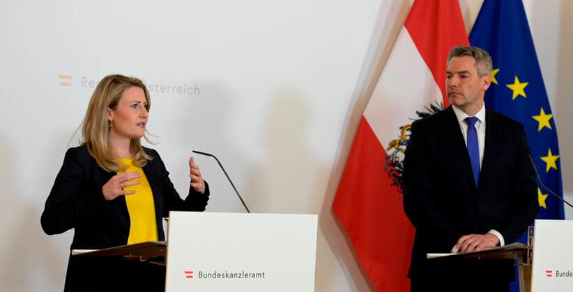 Vienna 05 04 2020, Federal Chancellery, Vienna, AUT, Current developments on corona disease in Austria, press conference, Domestic violence, in the picture Minister for Womens Affairs Susanne Raab OeVP and Minister of the Interior Karl Nehammer OeVP Minister for Womens Affairs Susanne Raab OeVP and Minister of the Interior Karl Nehammer OeVP during a press conference on  EP_pool
