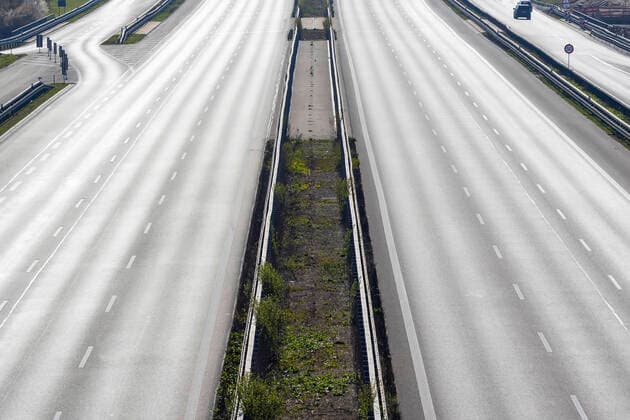 DEU, Germany, Baden Württemberg, Stuttgart, 05 04 2020 A8 motorway near Stuttgart in times of corona There are only a few vehicles on the road