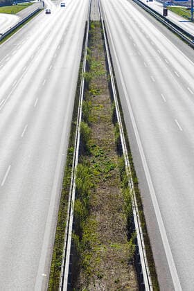 DEU, Germany, Baden Württemberg, Stuttgart, 05 04 2020 A8 motorway near Stuttgart in times of corona There are only a few vehicles on the road