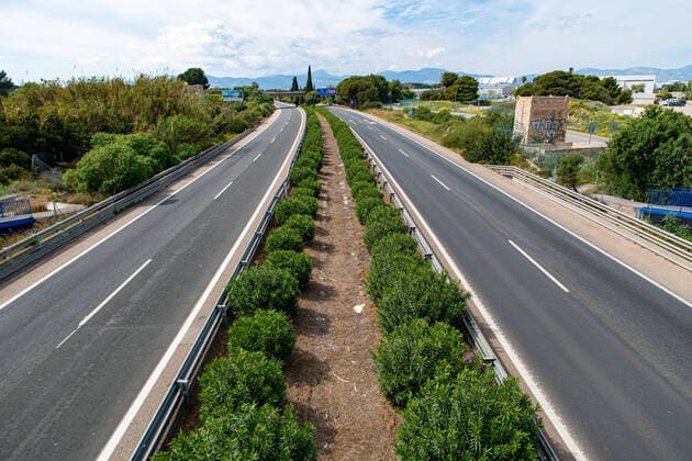 20200405 Palma de Mallorca under Corona Close down PALMA DE MALLORCA, SPAIN APRIL 5 Empty highway next to the Palma Airport at Palma de Mallorca under Corona Close down on April 5, 2020 in Palma de Mallorca, Palma de Mallorca Baleares Spain