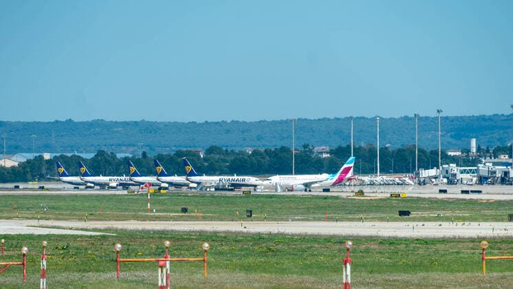 20200405 Palma de Mallorca under Corona Close down PALMA DE MALLORCA, SPAIN APRIL 5 Grounded Airplanes on the Airport of Palma de Mallorca at Palma de Mallorca under Corona Close down on April 5, 2020 in Palma de Mallorca, Palma de Mallorca Baleares Spain
