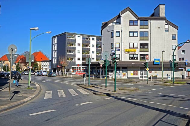 Standstill because of the corona virus There is hardly any vehicle on the road at the otherwise highly frequented Flybush in Essen because of the corona crisis Essen North Rhine-Westphalia Germany Flybush