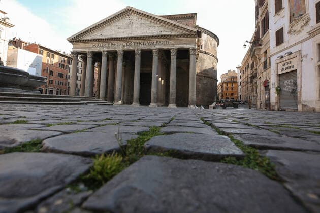 Italy: Rome at the end of 4th week of COVID-19 A view of a empty Pantheon in Rome with some grass growing between the Sanpietrini stones due to the lower number for people walking, Italy is at the end of fourth week of national lock down against the sprad of the new coronavirus dubbed COVID-19. Roma Italy Italy Copyright: Giuseppex Pino xFama