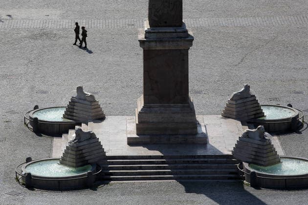 Italy: Rome at the end of 4th week of COVID-19 Two soldiers walking in a empty Piazza del Popolo in Rome at the end of fourth week of national lock down against the sprad of the new coronavirus dubbed COVID-19. Roma Italy Italy Copyright: Giuseppex Pino xFama