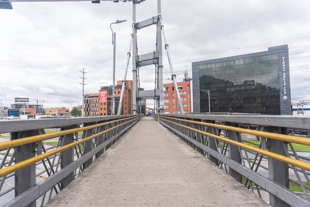 Coronavirus in Kolumbien, Eindrücke aus Bogota April 5, 2020: The streets of the city of Bogota, empty. In the government-ordered quarantine to stop the spread of the coronavirus, COVID-19. - ZUMAh147 20200405_zap_h147_012 Copyright: xDanielxGarzonxHerazox
