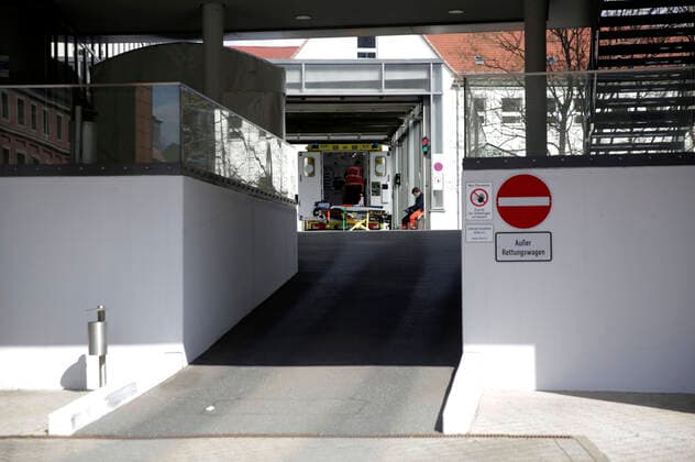 The corona outbreak in the Ernst von Bergmann Clinic has claimed 12 lives so far After an accumulation of corona infection cases, the largest Potsdam clinic had sought federal assistance Potsdam, 05 04 2020 Foto:xF.xBungertx xFuturexImage