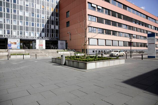 The corona outbreak in the Ernst von Bergmann Clinic has claimed 12 lives so far After an accumulation of corona infection cases, the largest Potsdam clinic had sought federal assistance Potsdam, 05 04 2020 Foto:xF.xBungertx xFuturexImage