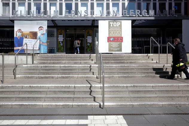The corona outbreak in the Ernst von Bergmann Clinic has claimed 12 lives so far After an accumulation of corona infection cases, the largest Potsdam clinic had sought federal assistance Potsdam, 05 04 2020 Foto:xF.xBungertx xFuturexImage
