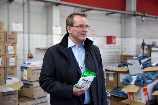 Holger Rostek, Vice-Chairman of the Board of Directors of the KVBB With the help of the DRK, the KVBB distributes medical protective equipment to doctors in the state of Brandenburg Potsdam, 06 04 2020 Foto:xF.xBungertx xFuturexImage