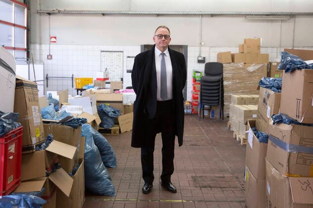 The DRK board of directors Christian Schophaus The KVBB distributes medical protective equipment to doctors in the state of Brandenburg with the help of the DRK Potsdam, 06 04 2020 Foto:xF.xBungertx xFuturexImage