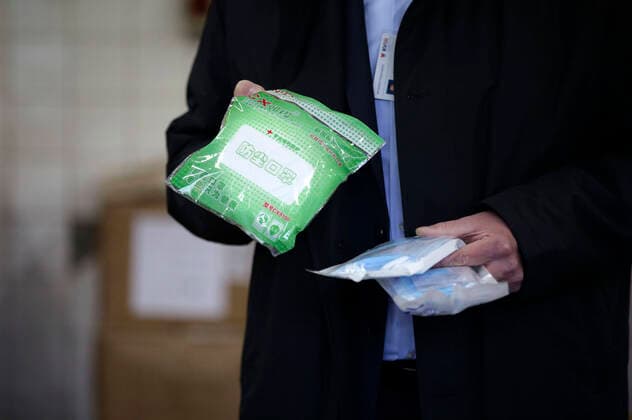 KVBB distributes medical protective equipment to doctors in the state of Brandenburg with the help of the DRK Potsdam, 06 04 2020 Foto:xF.xBungertx xFuturexImage