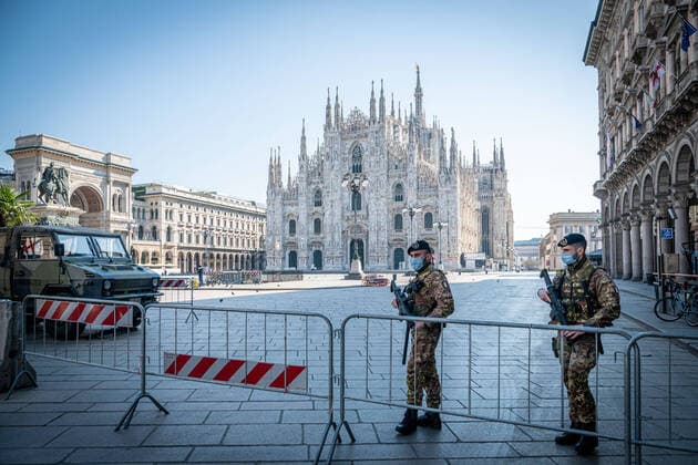 Milan - Daily life in the center at the time of the Coronavirus. Piazza Duomo, Military with mask (Marco Passaro Fotogramma, Milan - 2020-04-06) p.s. la foto e utilizzabile nel rispetto del contesto in cui e stata scattata, e senza intento diffamatorio del decoro delle persone rappresentate  Copyright: xMarcoxPassarox xFOTOGRAMMAx