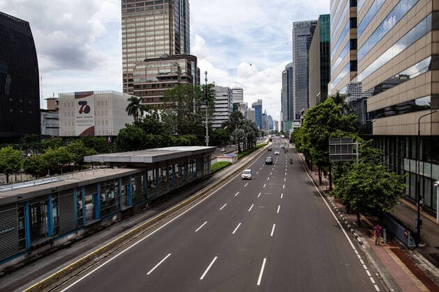 Coronavirus in Indonesien, Eindrücke aus Jakarta April 6, 2020, Jakarta, Jakarta, Indonesia: Jakarta, Indonesia, 06 April 2020 : As Indonesia Government announce for Public Health Emergency and Massive Social Distancing movement less activity viewed in many public area in Jakarta from Train Transportation, street, and motorcycle parking lot. Jakarta Indonesia - ZUMAh128 20200406_zap_h128_023 Copyright: xDonalxHusnix