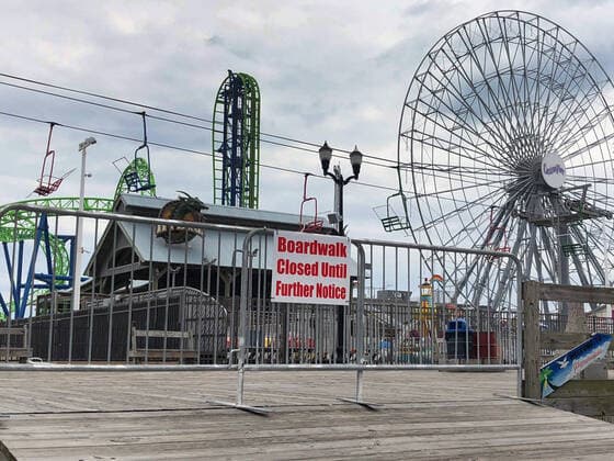 News Bilder des Tages SEASIDE HEIGHTS, NJ - APRIL 6: Public areas closed due to Coronavirus pandemic in Seaside Heights, New Jersey on April 6, 2020. Copyright: xJohnxBarrettx