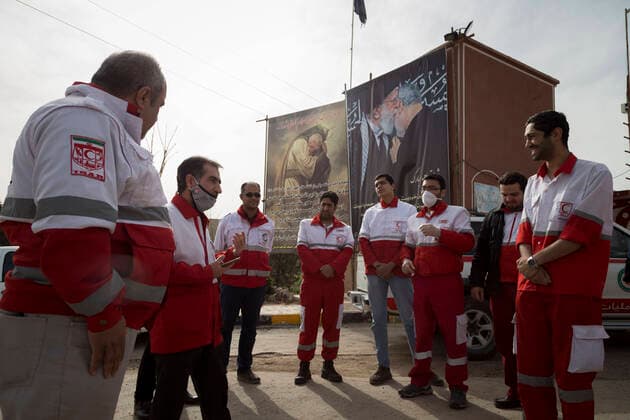 April 6, 2020, Tehran, Iran: Members of the Iranian Red Crescent s Volunteers Organization wearing face masks and protective suit attend the Hameh Sin (Torkaman) mountain village for sanitizing and screening villagers who may be infected by the novel coronavirus (COVID-19) disease in eastern Tehran, Iran. Media reported that Iran is one of the most affected by pandemic COVID-19 disease caused by the SARS-CoV-2 coronavirus. According to the latest reports by the Iranian Ministry of Health, over 3,700 people have died from the coronavirus infection throughout the country. Tehran Iran - ZUMAf146 20200406_zip_f146_004 Copyright: xRouzbehxFouladix