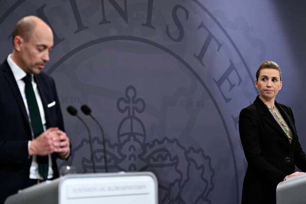 Minister of Health and Seniors Magnus Heunicke S and Prime Minister Mette Frederiksen S, when the Prime Minister holds a press conference on COVID 19 in Denmark in the Mirror Hall in the Prime Ministers Office on Monday, April 6, 2020, Copenhagen Denmark,  Copyright: PhilipxDavali PhilipxDavalix cop222 spdk20200406-230218-L
