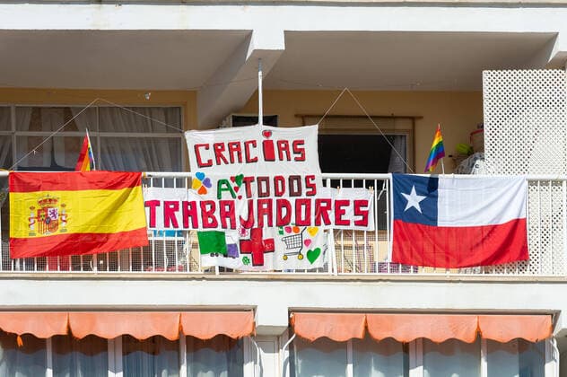 20200406 Palma de Mallorca under Corona Close down PALMA DE MALLORCA, SPAIN APRIL 6 2020 Banners on a balcony in Calvia in thanks to the workers in Spain and Chile at Palma de Mallorca under Corona Close down on April 6, 2020 in Palma de Mallorca, Palma de Mallorca Baleares Spain