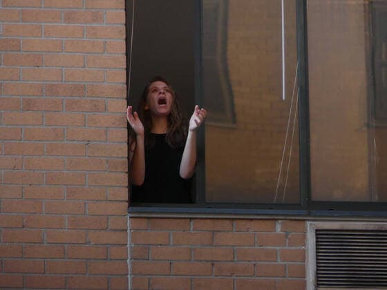 April 6, 2020, New York, New York, USA: Every night New Yorkers in isolation go to their windows to cheer and applaud for essential workers who continue to serve despite the COVID 19 pandemic..April 6, 2020 New York USA - ZUMAm57_ 20200406_zaf_m57_031 Copyright: xJohnxMarshallxMantelx