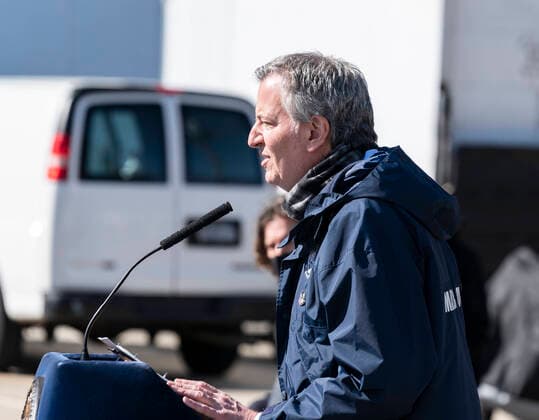 NY: Mayor de Blasio at Brooklyn Yard Mayor de Blasio holds media briefing after visiting production line run by Crye Precision to produce protective gowns at Brooklyn Navy Yard New York New York United States Copyright: LevxRadin