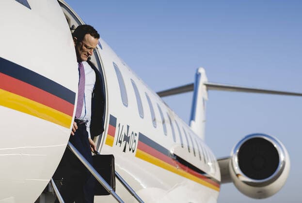 Federal Minister of Health Jens Spahn CDU steps out of a plane of the Rheinmuenster air force on 07 04 2020 Rheinmuenster Germany Copyright: xXanderxHeinl photothek.netx