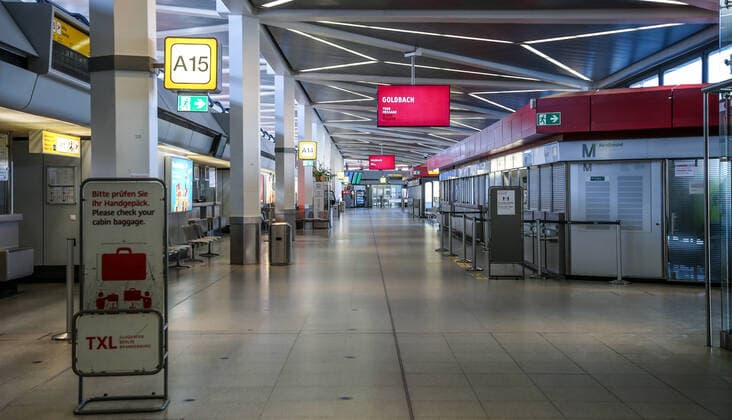 Coronavirus in Berlin Berlin, 06 04 2020, Tegel Airport Because of the measures to contain the coronavirus, there are no people in Terminal A Berlin Berlin Germany Tegel Airport