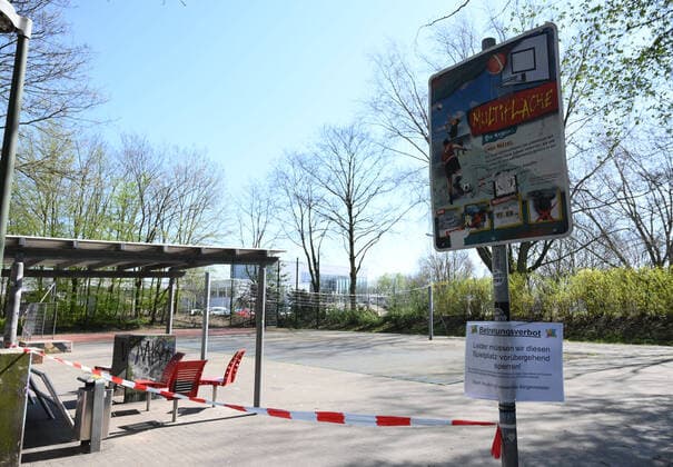 06 04 2020, , Due to the corona epidemic, closed multi-space for basketball, soccer, handball in Recklinghausen Recklinghausen North Rhine-Westphalia Germany Team2