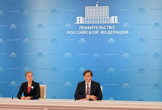 MOSCOW, RUSSIA - APRIL 7, 2020: Russia s Minister of Education, Sergei Kravtsov (R), gives a press briefing at the House of the Russian Government, during the pandemic of the novel coronavirus (COVID-19). Kravtsov has announced that the annual Unified State Exam (a series of exams for secondary school graduates) will not be cancelled this year. Since March 2020, Russian schools, universities and other educational institutions have transitioned to online learning. Alexander Astafyev POOL TASS  TS0D4A9E