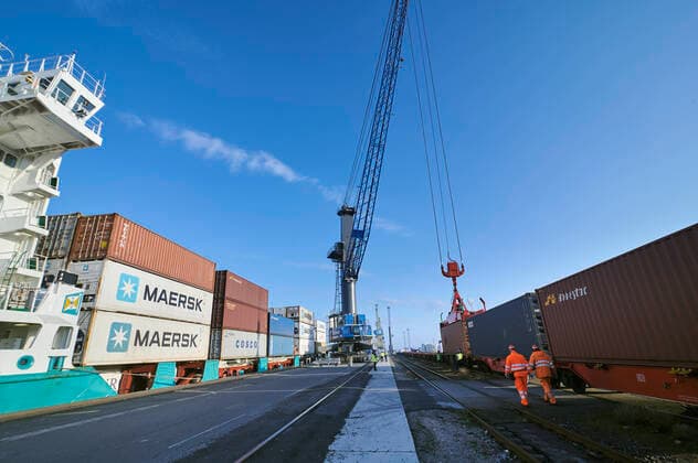The container ship Dornbusch will be unloaded in the overseas port of Rostock on 7 April 2020 The first 49 containers with industrial and medical goods from Xi™an reached the port of Rostock in the central Chinese province of Shaanxi via the rails and sea route of the New Silk Road The containers travelled by land from China via Kazakhstan, Russia, B Copyright: ThomasxHäntzschelx xnordlicht