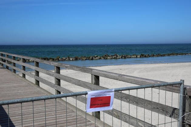Nothing goes on at the sea View on Tuesday 07 04 2020 of the almost empty Baltic seaside resort Wustrow County Vorpommern Rügen The town currently provides a foretaste of the upcoming Easter weekend According to a regulation of the local government, locals will no longer be allowed to go for long walks on the beac