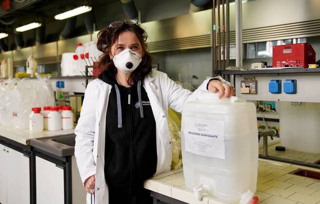 Milan, Coronavirus, Department of Chemistry, Material and Engineering Giulio Natta Polytechnic University of Milan where Professor Maria Pia Pedeferri and PhD students prepare 3300 liters of Hygienizing Gel to be given to the Civil Protection of all Lombardy, in the photo Professor Maria Pia Pedeferri (Duilio Piaggesi Fotogramma, Milan - 2020-04-07) p.s. la foto e utilizzabile nel rispetto del contesto in cui e stata scattata, e senza intento diffamatorio del decoro delle persone rappresentate  Copyright: xDuilioxPiaggesix xFOTOGRAMMAx