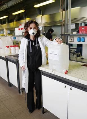 Milan, Coronavirus, Department of Chemistry, Material and Engineering Giulio Natta Polytechnic University of Milan where Professor Maria Pia Pedeferri and PhD students prepare 3300 liters of Hygienizing Gel to be given to the Civil Protection of all Lombardy, in the photo Professor Maria Pia Pedeferri (Duilio Piaggesi Fotogramma, Milan - 2020-04-07) p.s. la foto e utilizzabile nel rispetto del contesto in cui e stata scattata, e senza intento diffamatorio del decoro delle persone rappresentate  Copyright: xDuilioxPiaggesix xFOTOGRAMMAx