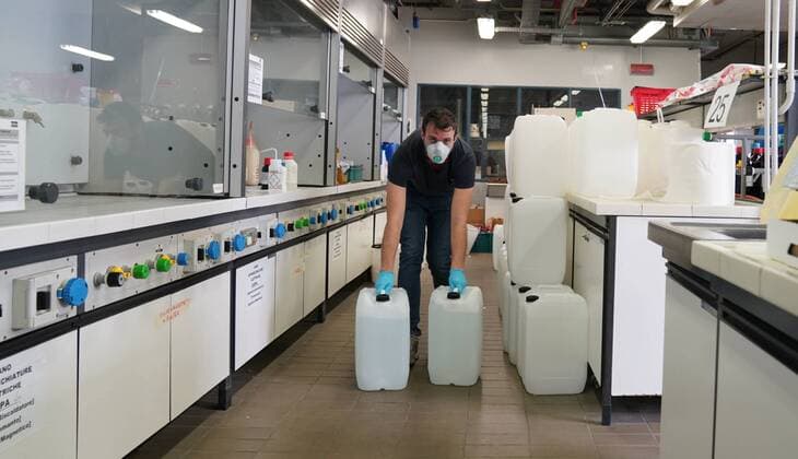 Milan, Coronavirus, Department of Chemistry, Material and Engineering Giulio Natta Polytechnic University of Milan where Professor Maria Pia Pedeferri and PhD students prepare 3300 liters of Hygienizing Gel to be given to the Civil Protection of all Lombardy (Duilio Piaggesi Fotogramma, Milan - 2020-04-07) p.s. la foto e utilizzabile nel rispetto del contesto in cui e stata scattata, e senza intento diffamatorio del decoro delle persone rappresentate  Copyright: xDuilioxPiaggesix xFOTOGRAMMAx