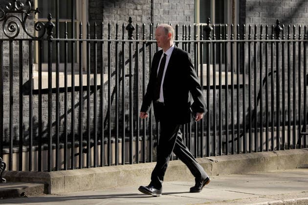 (200407) -- LONDON, April 7, 2020 (Xinhua) -- Chief Medical Officer for England Chris Whitty arrives at 10 Downing street for the COVID-19 committee meeting in London, Britain, April 7, 2020. British Prime Minister Boris Johnson was taken to intensive care on Monday night after his coronavirus symptoms worsened, Downing Street said. Johnson has asked British Foreign Secretary Dominic Raab to deputize for him, a Downing Street spokesman said. (Photo by Tim Ireland Xinhua) BRITAIN-LONDON-COVID-19 
